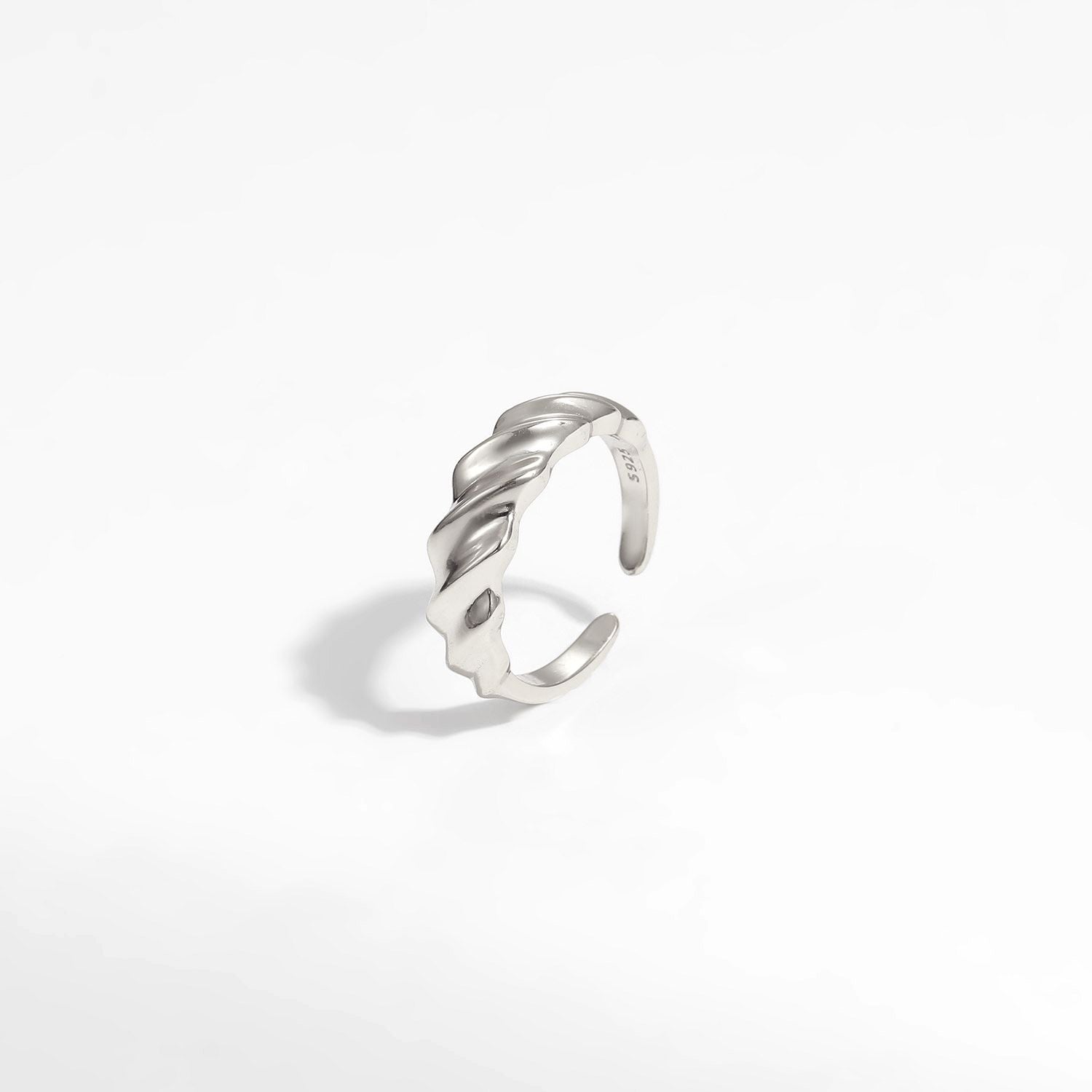 Willow Twist Adjustable Ring